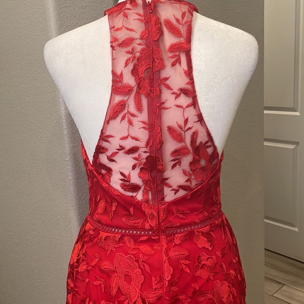 David’s Bridal Lace Halter Sleeveless MIDI Dress - Picture 4 of 7
